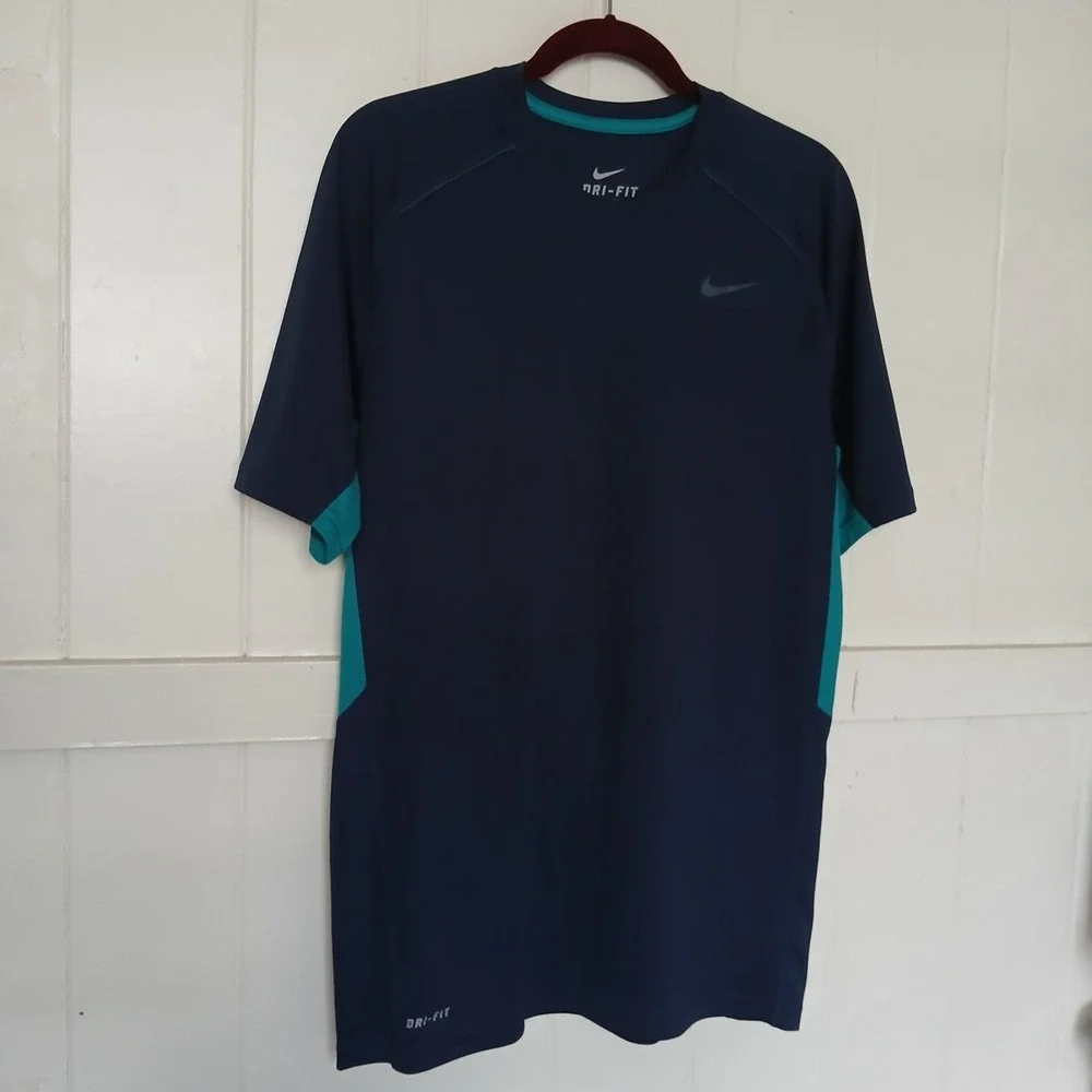 NIKE Shirt Dri-FIT Legacy Swoosh Logo Athletic Performance Men's‎ Medium Blue
